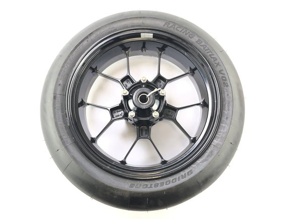 Apryia RSV4 1000 [2010]  - 後部タイヤの欠陥でのリアホイールリム