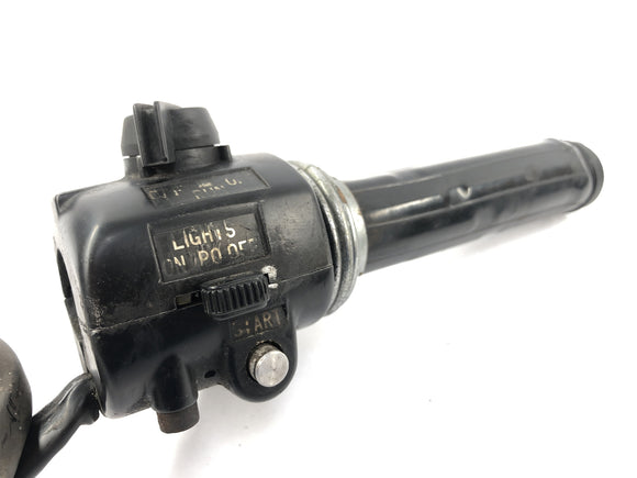 ヤマハXV 750 5G5 [1982]  - 右のガスハンドルのハンドルバースイッチ