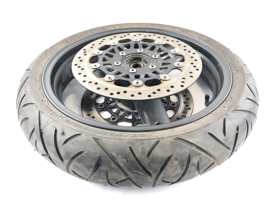 Triumph Speed ​​Triple 955i [1999] - Przednie kółko w przodzie 120/70 ZR17
