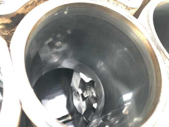 Triumph Speed Triple 1050 515NJ [2007] - Tomt motorblokhus med stempelsæt