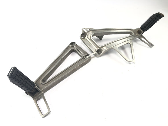 Honda NX 650 RD08 [1995] - Fußrastenanlage Sozius Fußstützen Halterung links rechts