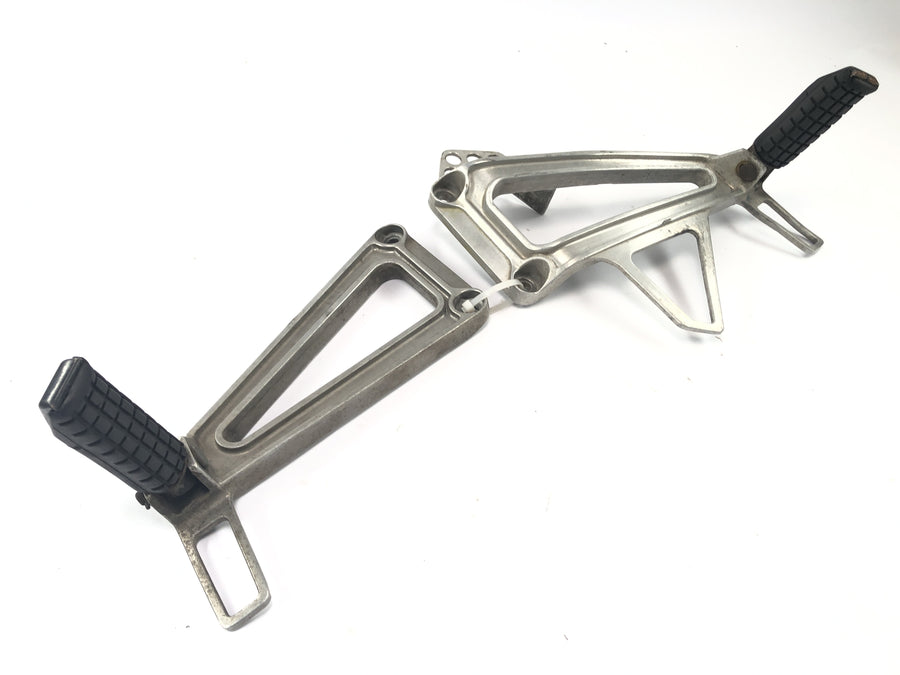 Honda NX 650 RD08 [1995] - Footrest facility socias footrest bracket on the left right