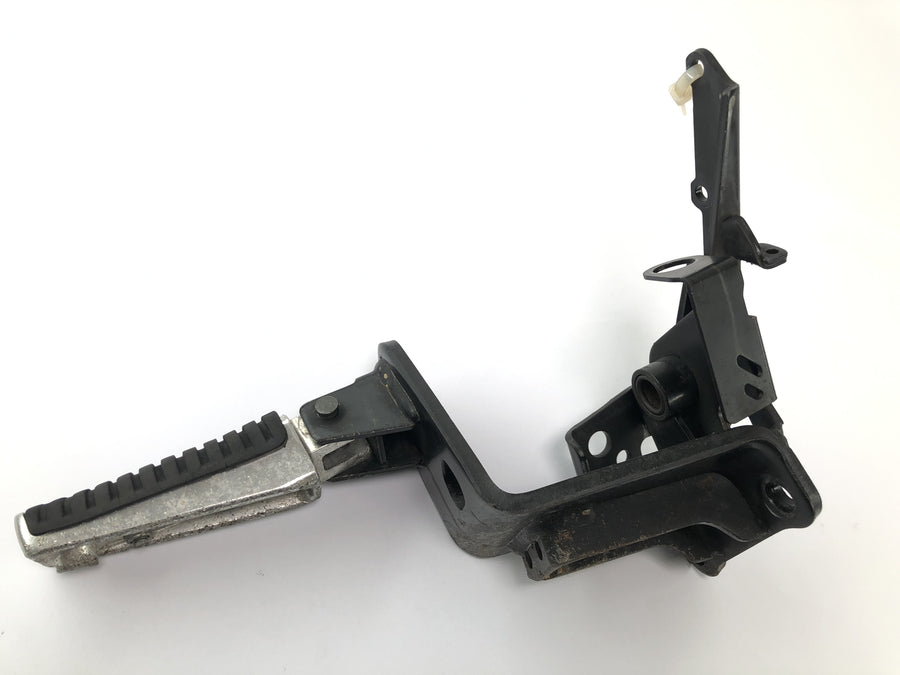 Suzuki VZ 1500 WVCU [2011] - Driver's footrest right Driver's footrest with holder