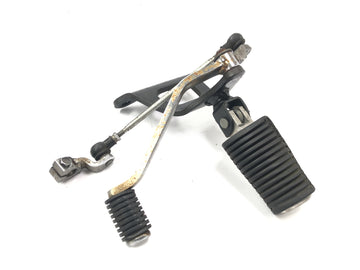 YAMAHA XVS 650 Drag Star VM03 [2001] - Stuurprogramma's voetrestistratie aan de linkerkant met schakelpedaal en frame