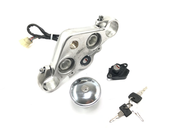 Triumph Adventurer 900 T309RT [1998] - Schlosssatz Zündschloss Gabelbrücke oben Zündschloss Tankschloss