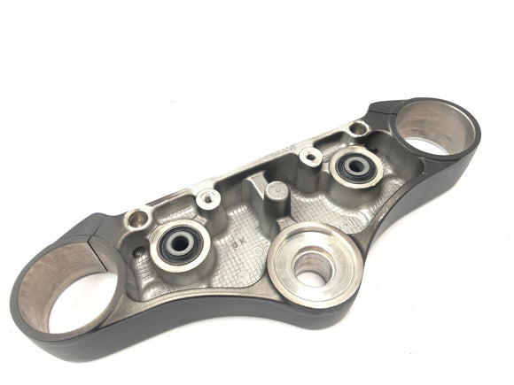 Suzuki VZ 1500 WVCU [2011] — мост вилки вверху