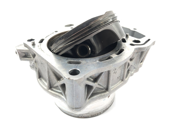 KTM 1050 Adventure [2017] - Cylinder z tłokami z tyłu