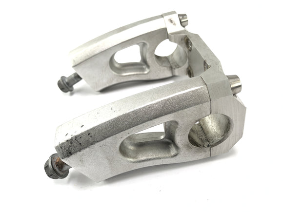 Moto Guzzi Stelvio 1200 4V [2009] - Hlavní držáky na řídítka na řídnici