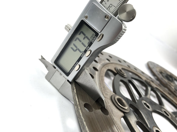 Kawasaki GPZ 1100 ZXT10E [1997] - Тормозные диски на передних тормозных дисках 2 штуки