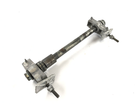 Honda CBR 1000 F SC24 [1991] - Задняя ось с натяжкой цепи