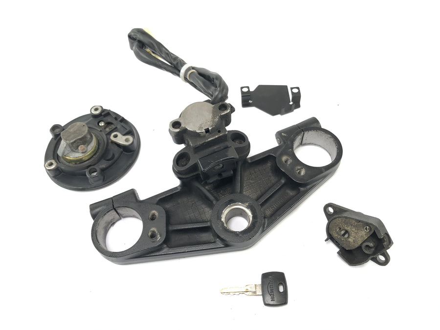 Triumph Daytona 900 T300 [1993] - Lock Set With Fork Bridge na trava da trava do tanque superior