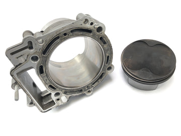 KTM 950 SM LC8 [2008] - Cylinder z tłokami z przodu