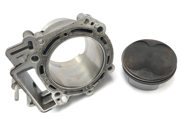 KTM 950 SM LC8 [2008] - Cylinder z tłokami z przodu