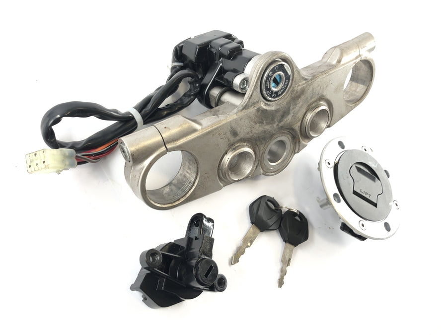 Suzuki GSF 1200 S Bandit WVA9 [2003] - Locksmith con bridge fork sopra il serbatoio del serbatoio di accensione