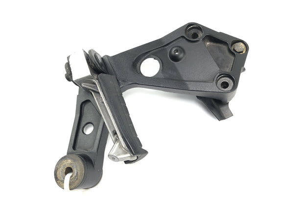 Triumph Daytona 900 T300 [1993] - Coloque para os pés com um suporte para os pés do goleiro na parte traseira esquerda