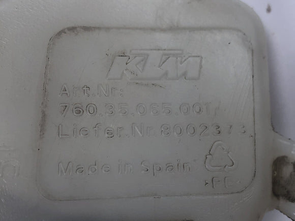 KTM Duke 690 A3 [2012] - Jäähdytysnesteen paisuntasäiliö, jäähdytysnestesäiliö, jäähdytysjärjestelmän säiliö