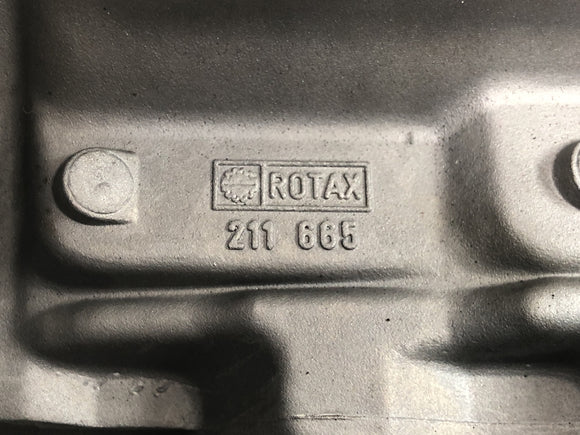 Aprilia SL 1000 Falco PA [2000] - Tapa de la cabeza del cilindro de la tapa de la válvula en la parte delantera