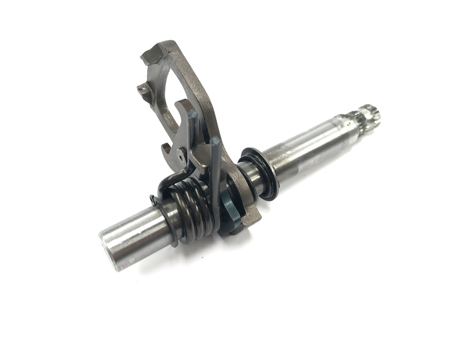 Suzuki Intruder VL 1500 AL [2000] - mecanismo de cambio del eje de la palanca de cambios