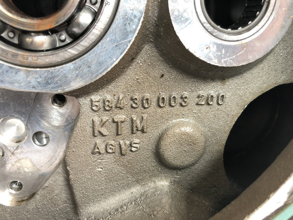 KTM 640 LC4冒险[2000]  - 汽车住房空房屋