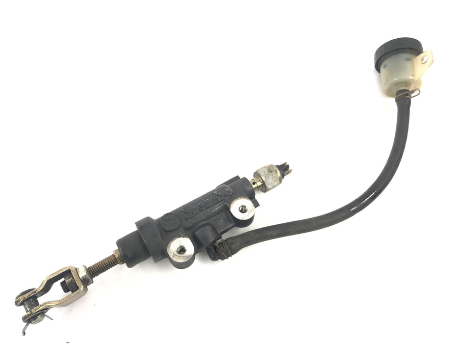 Yamaha TT 600 R DJ01 [1998] - Brzdové čerpadlo za sebou