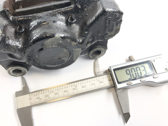 Triumph Bonneville T140V [1976] - pinzas de freno de pinza de freno en la parte delantera