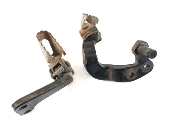 Yamaha XT 600 Zenere 34L [1985] - podnóżka kierowcy po lewej i prawej podnórze