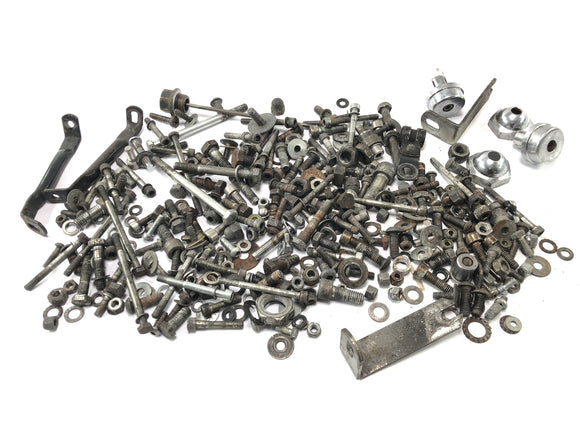 Moto Guzzi California III VY Integrale [1990] - resztki części i śruby wymieszane