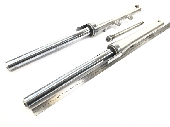 Yamaha XVS 650 Drag Star VM03 [2001] - Haarukka Telegabel akselilla