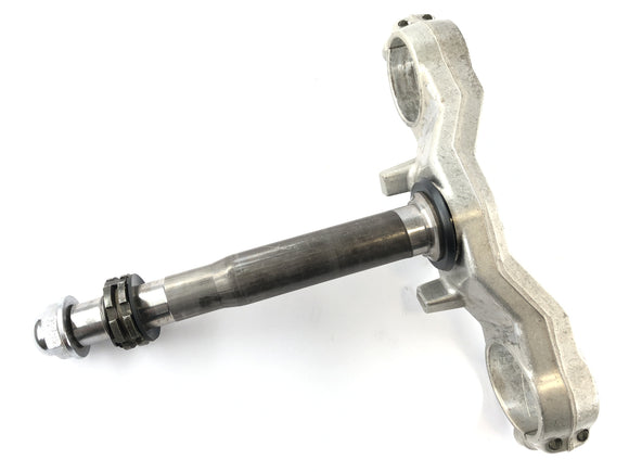 Yamaha YZF 750 R 4HN [1996] - Haarukan silta alla