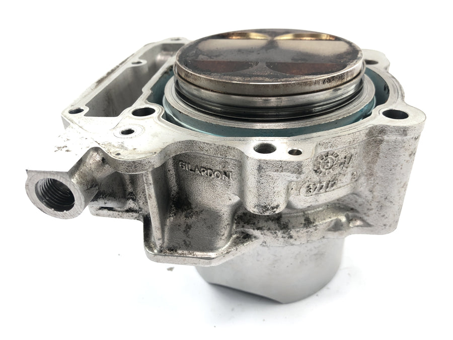 Aprilia RSV 1000 R [2004] - 气缸，活塞位于前部