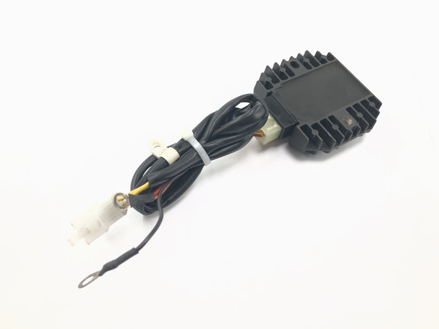 Honda CBR 900 RR Fireblade SC33 [2000] - Spenningsregulator likeretterregulator