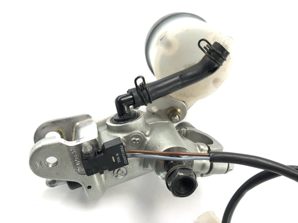 KTM 950 SM LC8 [2008] - Koblingspumpens koblingsmåling