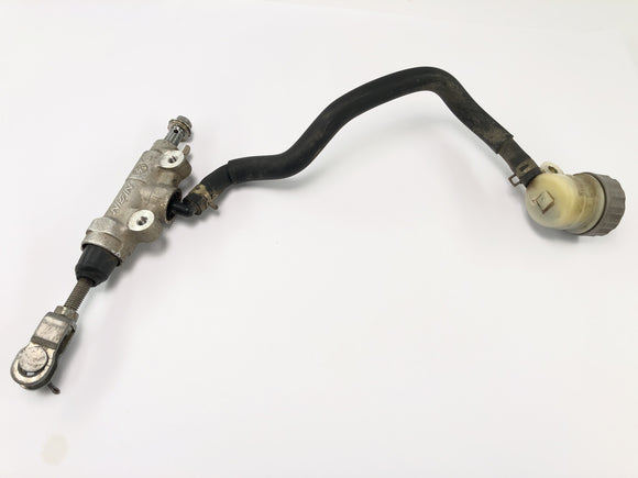 Suzuki DR 350 SK42B [1991] - тормозный насос позади