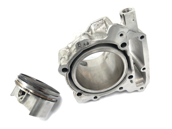 Aprilia RSV 1000 RP Mille [2001] - Válec se zadním pístem