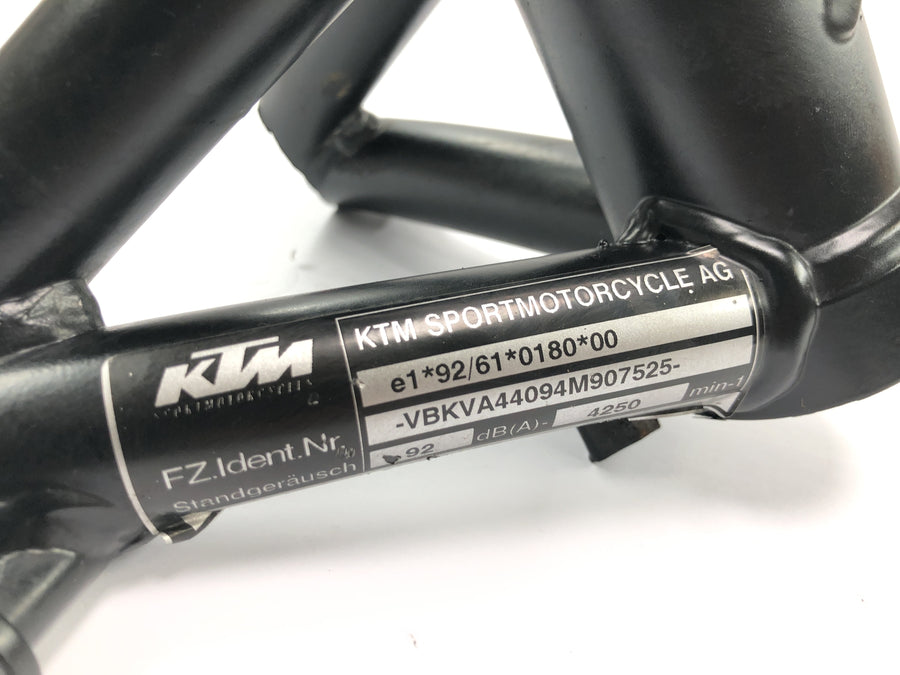 KTM 950 Adventure LC8 [2004] – Vairo galvutės rėmas su popieriais