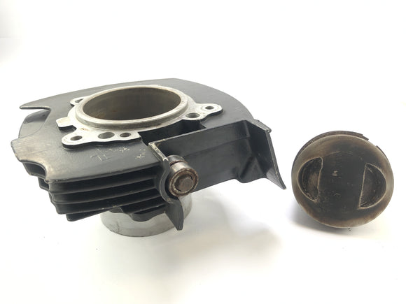 Cagiva Elefant 650 [1984] - Sylinteri mäntien kanssa takana