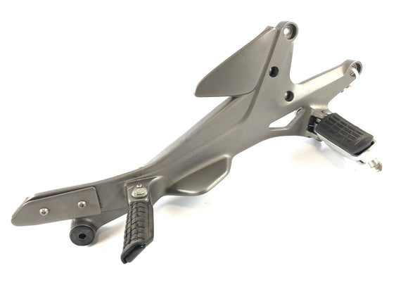 Honda CBF 1000 A SC58 [2006] - Assiette de repose-pied à droite