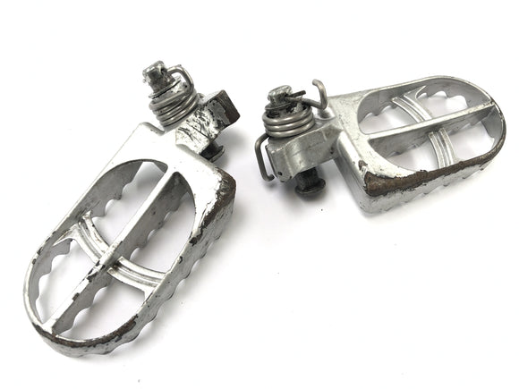 SWM SM 125 R [2018] -Footrests Rast Pedale Driver's Footrests右と左