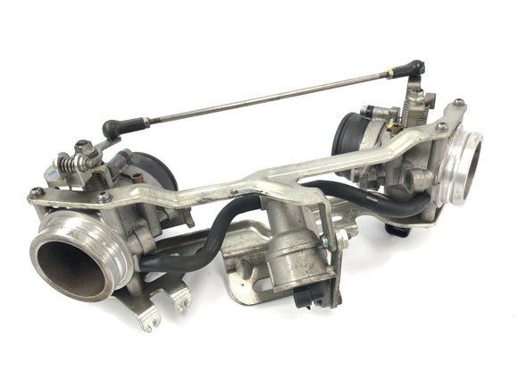 Moto Guzzi Stelvio 1200 4V [2009] - Gassventilinjeksjonssystem med stenger