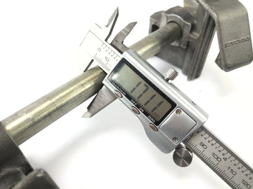 Ducati Monster M600 [1995] - Задняя ось с осью осью цепного натяжения - 0