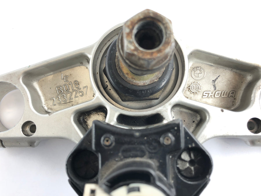 BMW K 1200 RS [2002] - Süüte lüliti, paagilukk ja kahvlisillaga ülaosas