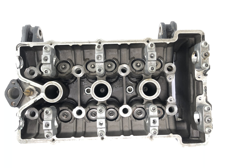 Triumph Daytona 900 T300 [1993] - cylinder head without camshafts