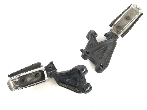 Yamaha v Max 1200 2We [1996]  - 驾驶员的脚踏板，左右脚踏板