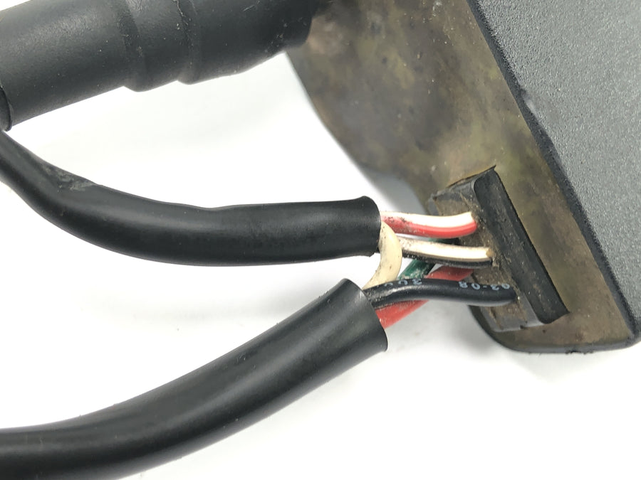 Husqvarna TE 610 H6 8AE [TE 570 H7] - Sytytyspuola sytytystulpan liittimellä ja kaapelilla