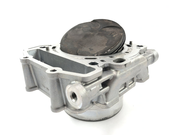 KTM 1050 Adventure [2017] - Cylinder z tłokami z przodu