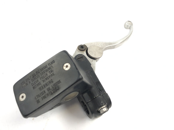 Suzuki GSX R 1100 GV73B [1990] - brzdové čerpadlo v přední části