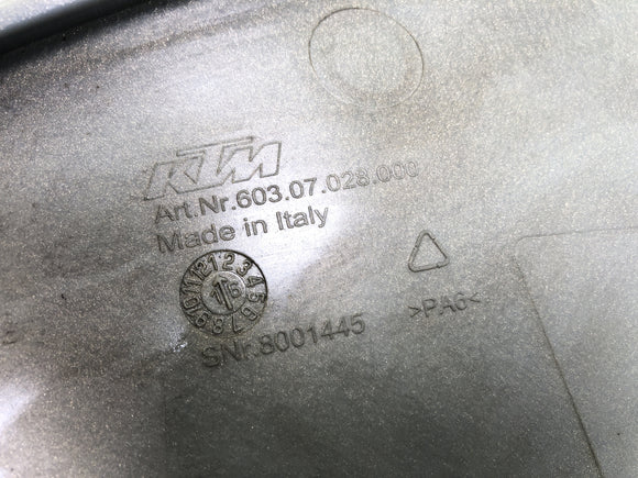 KTM 1050 Adventure [2017] - Tankin suojaussäiliön verhous oikealla