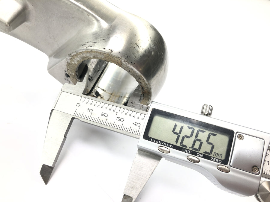 トライアンフ サンダーバード 900 T309RT [1995] - ロアフォークブリッジ ステアリングヘッドブリッジ