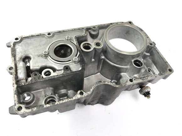 川崎ZX -10 ZXT00B [1990]  - オイルタブモーターの蓋ハウジングカバー下部部分