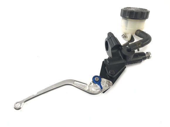 Triumph Sprint St 1050 [2005]  -  V Trecレバーと阿部とのハンドブレーキポンプとクラッチフィッティング